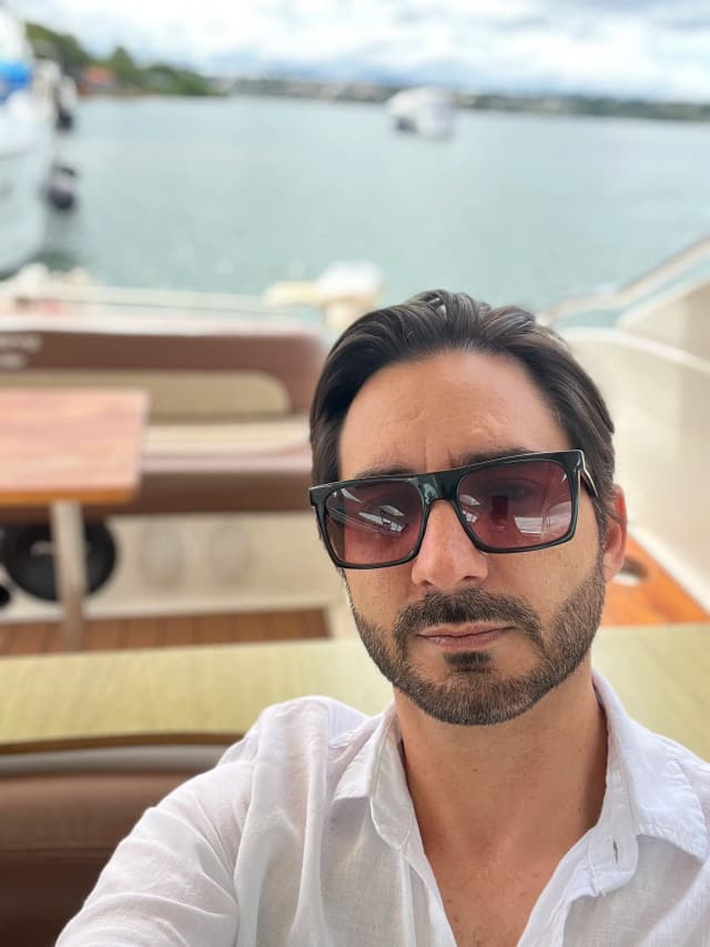 Azael Dourado